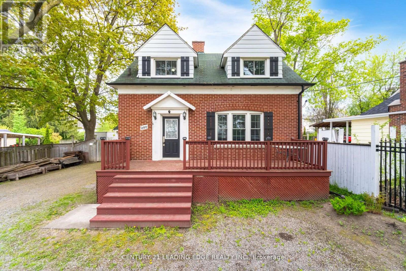 Property at 980 KING STREET E image 3