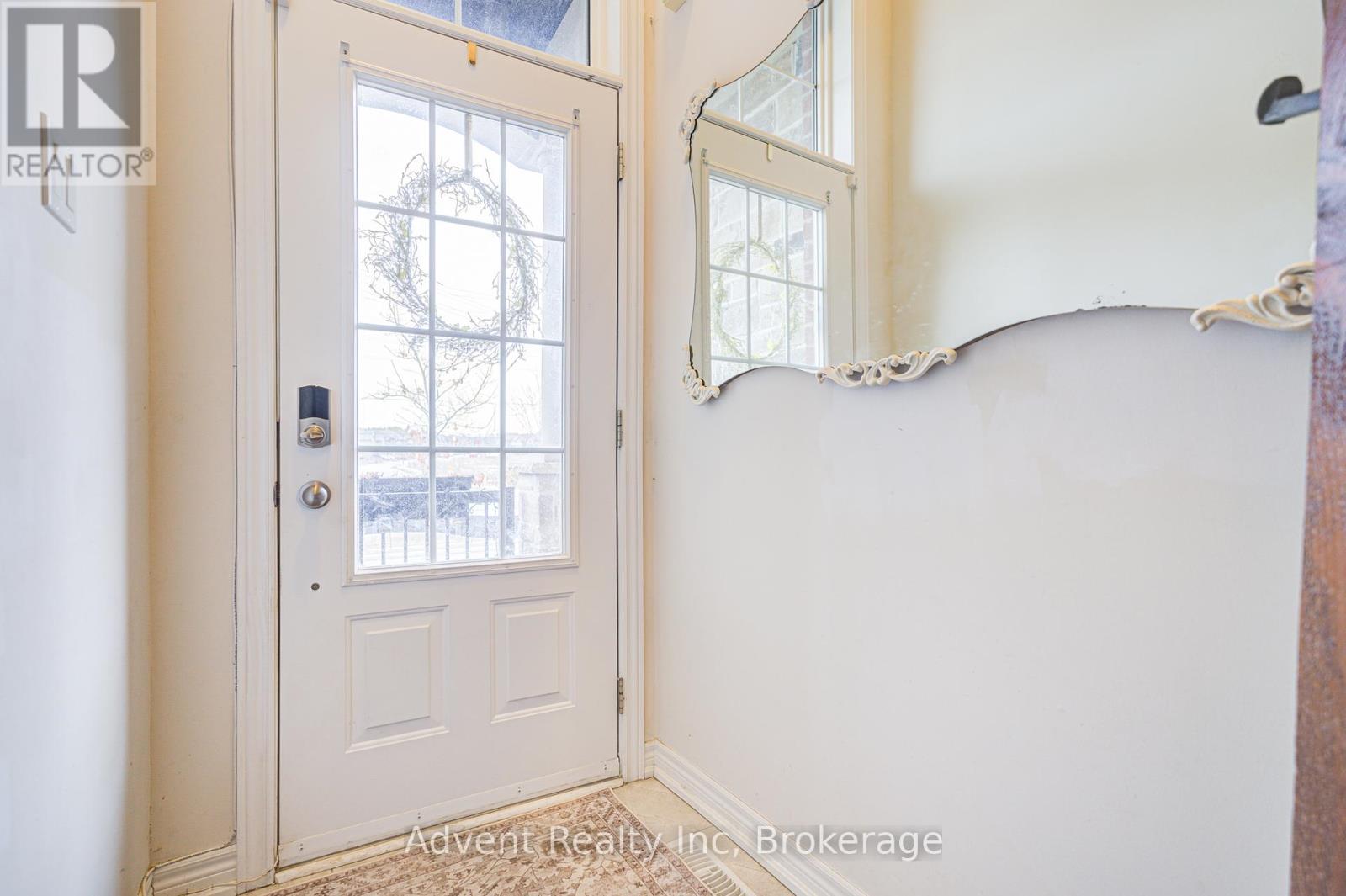 Property at 95 BEECHBOROUGH CRESCENT image 3