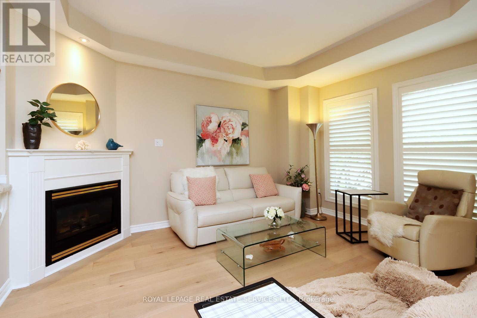Property at 195 GLENASHTON DRIVE image 2