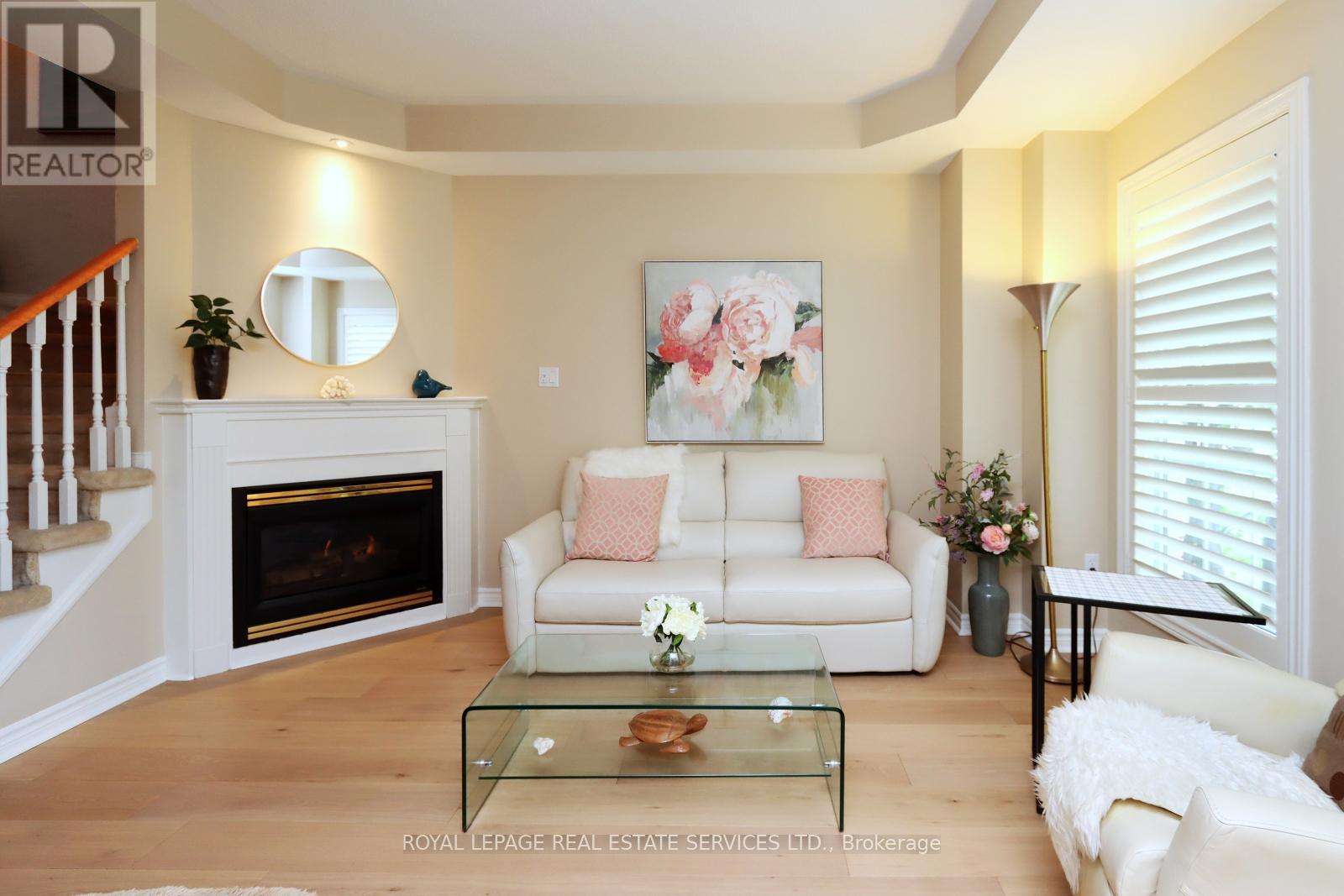 Property at 195 GLENASHTON DRIVE image 3