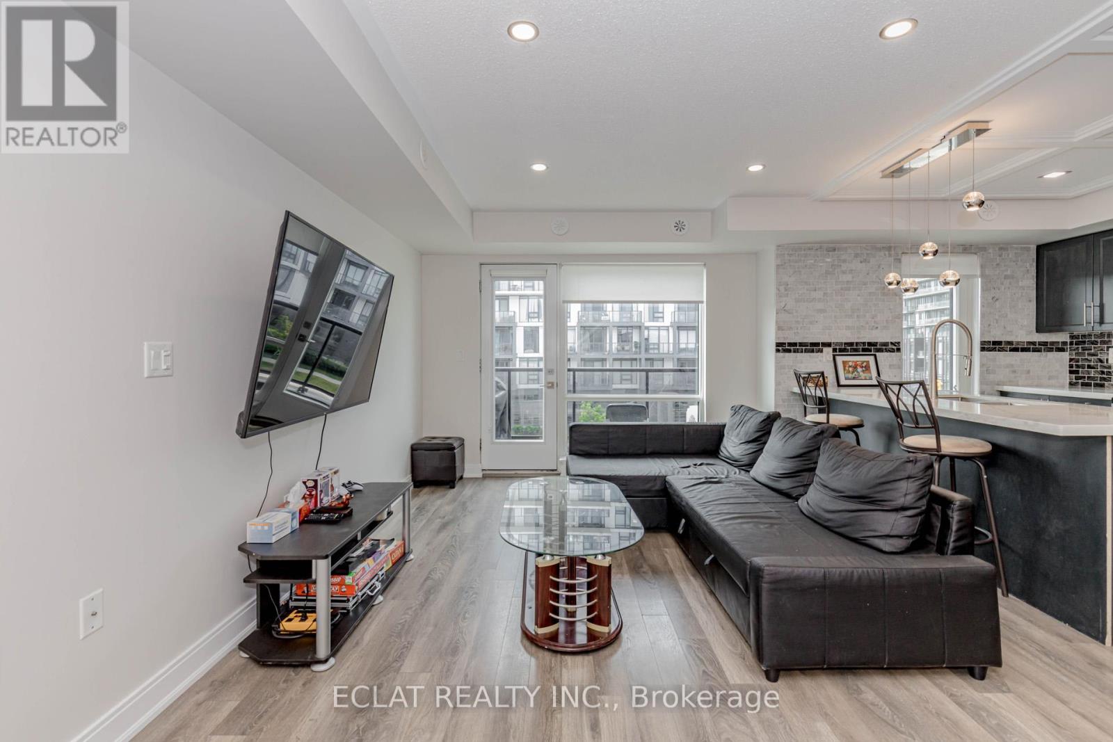 Property at 100 - 100 DUFAY ROAD image 4