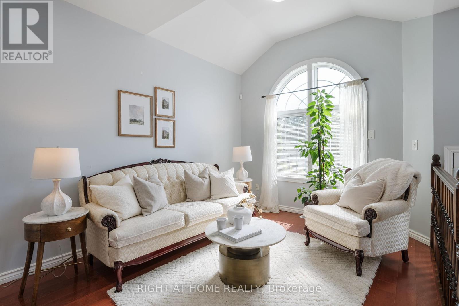 Property at 374 MARGARET STREET image 5