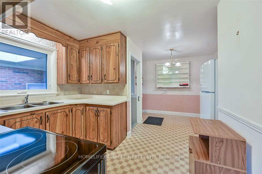 Main Fl - 764 Upper Ottawa Street, Hamilton, Ontario  L8T 3V1 - Photo 11 - X12221119