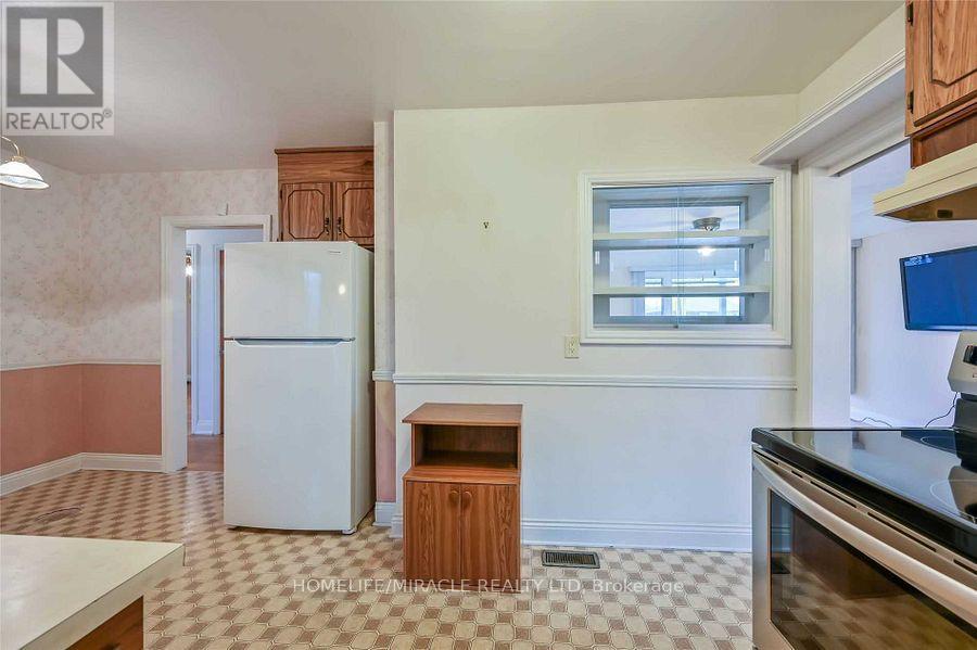 Main Fl - 764 Upper Ottawa Street, Hamilton, Ontario  L8T 3V1 - Photo 14 - X12221119