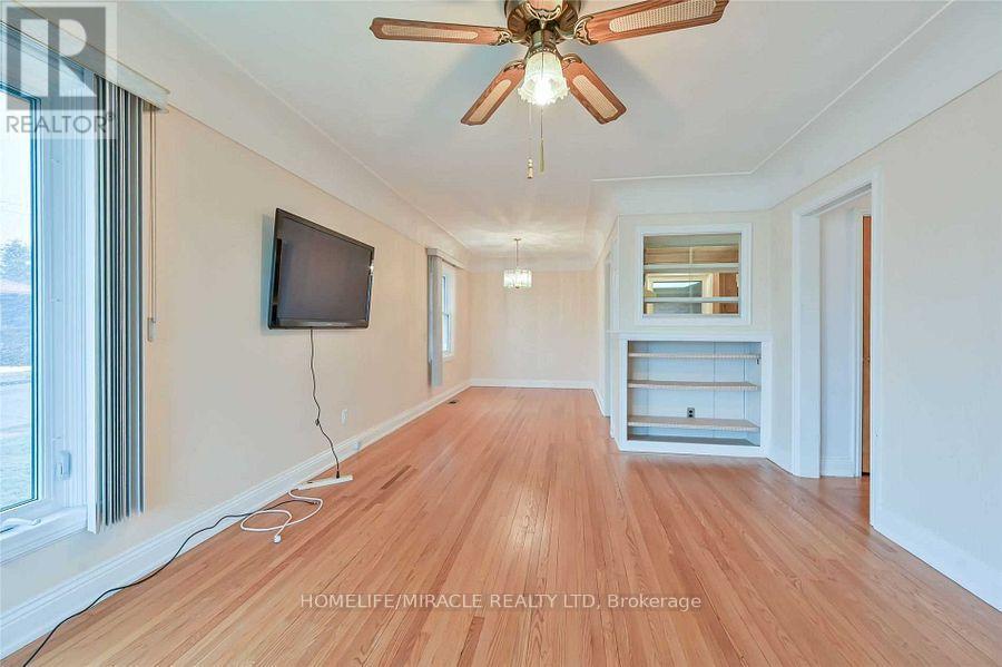 Main Fl - 764 Upper Ottawa Street, Hamilton, Ontario  L8T 3V1 - Photo 5 - X12221119