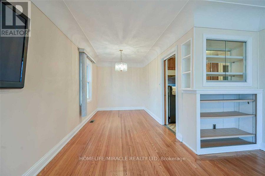 Main Fl - 764 Upper Ottawa Street, Hamilton, Ontario  L8T 3V1 - Photo 6 - X12221119