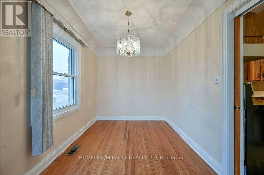 Main Fl - 764 Upper Ottawa Street, Hamilton, Ontario  L8T 3V1 - Photo 7 - X12221119