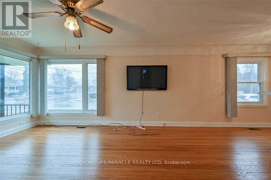 Main Fl - 764 Upper Ottawa Street, Hamilton, Ontario  L8T 3V1 - Photo 8 - X12221119