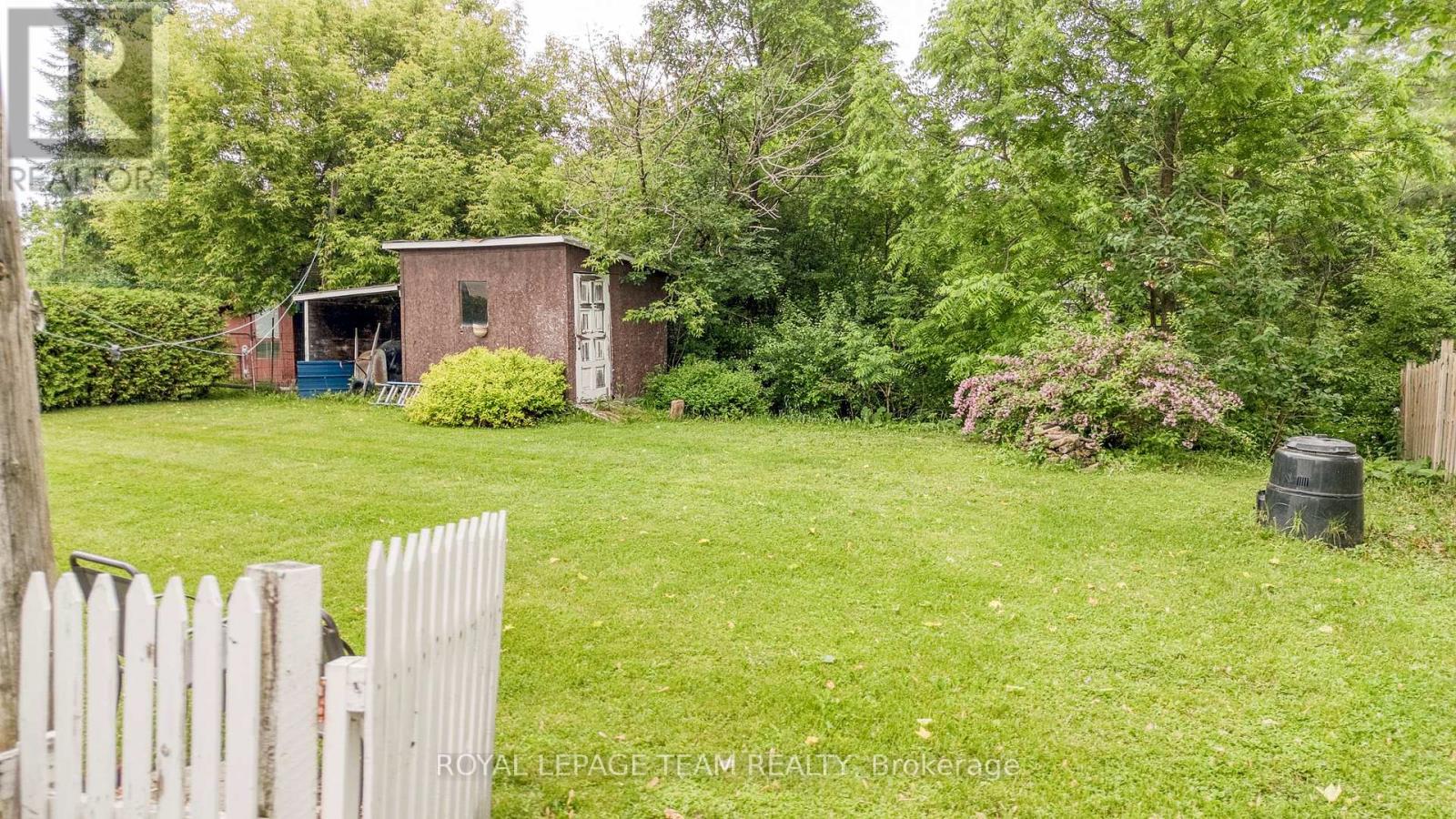 329 Wylie Street, Mississippi Mills, Ontario  K0A 1A0 - Photo 10 - X12221168