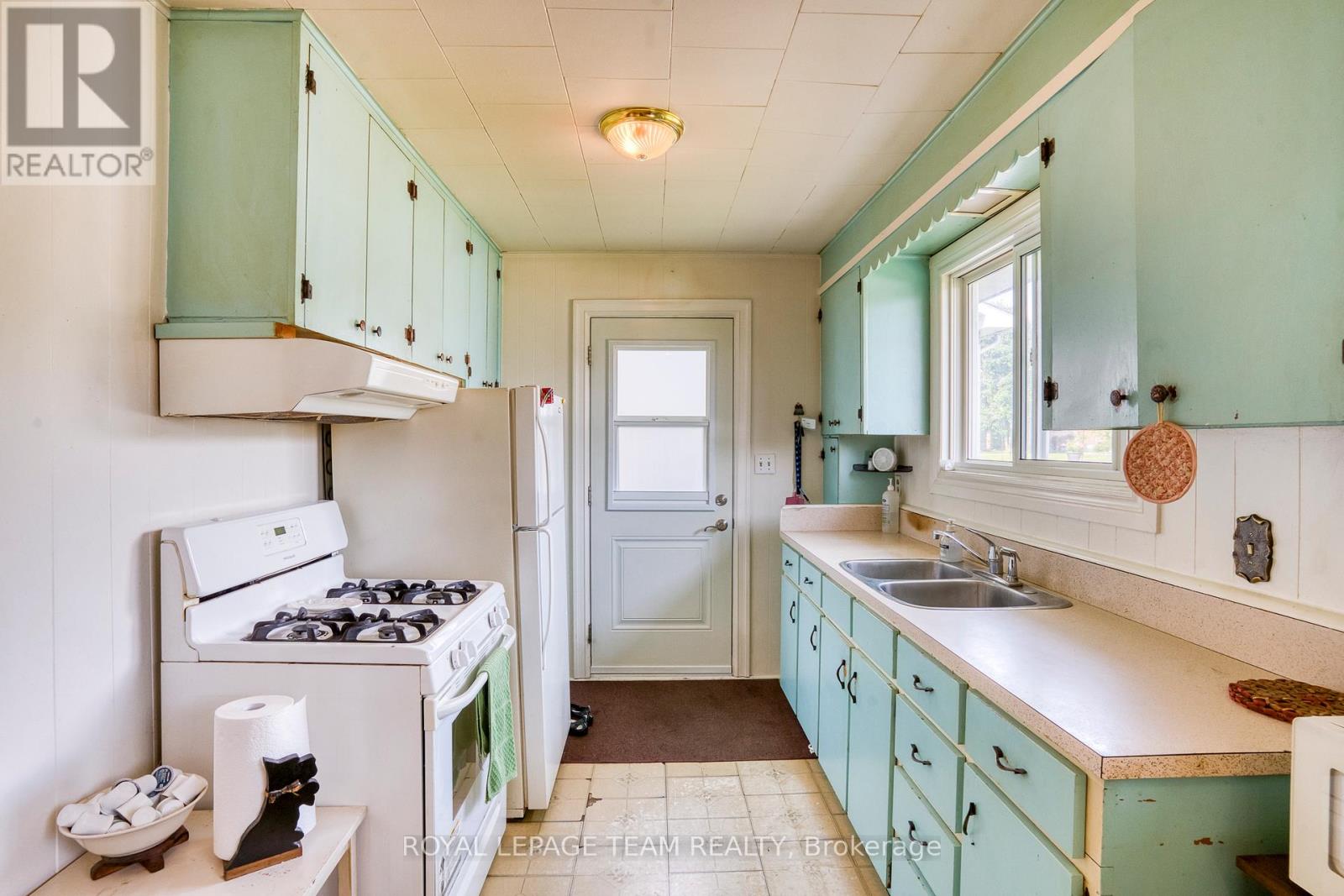 329 Wylie Street, Mississippi Mills, Ontario  K0A 1A0 - Photo 15 - X12221168