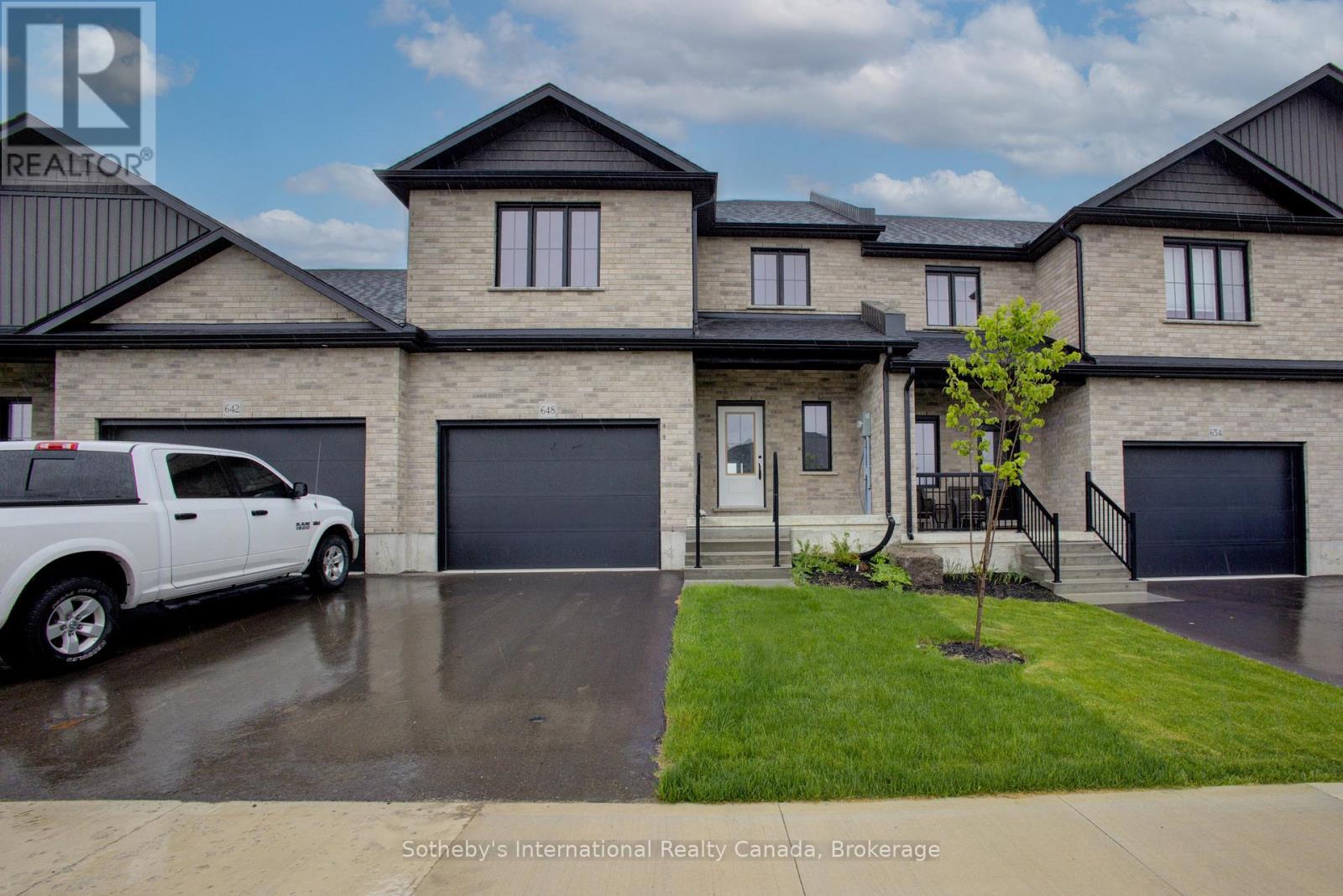 648 Wray Avenue S, North Perth, Ontario  N4W 3K9 - Photo 1 - X12221153