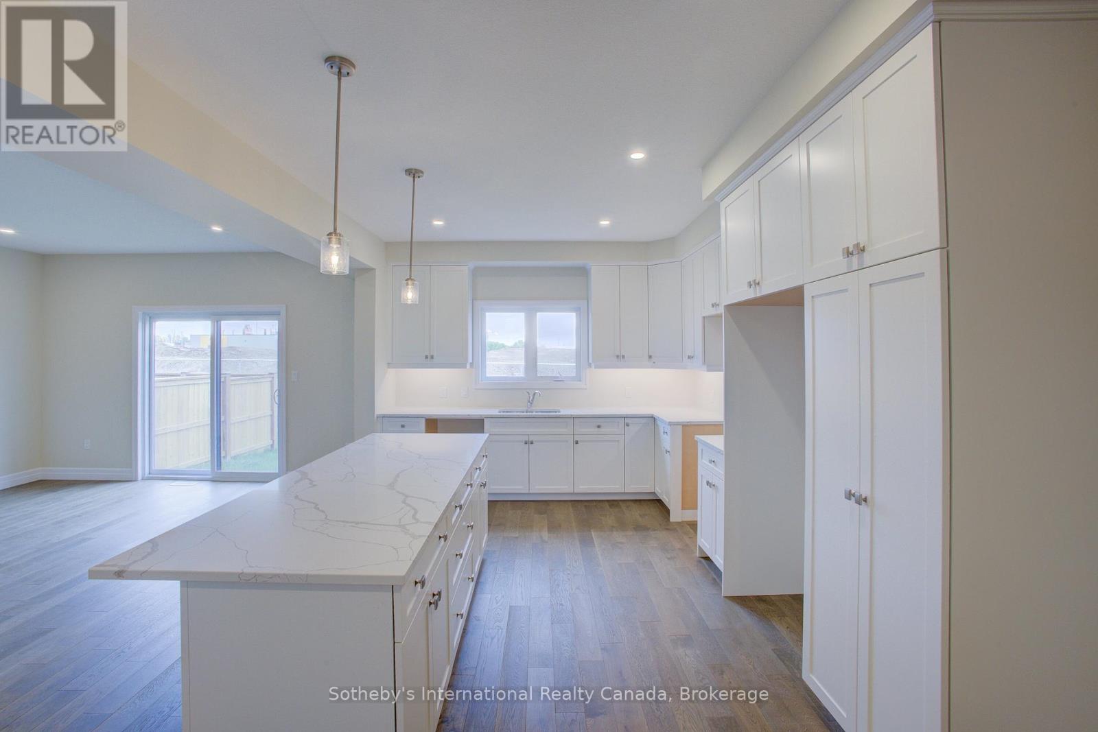 648 Wray Avenue S, North Perth, Ontario  N4W 3K9 - Photo 14 - X12221153