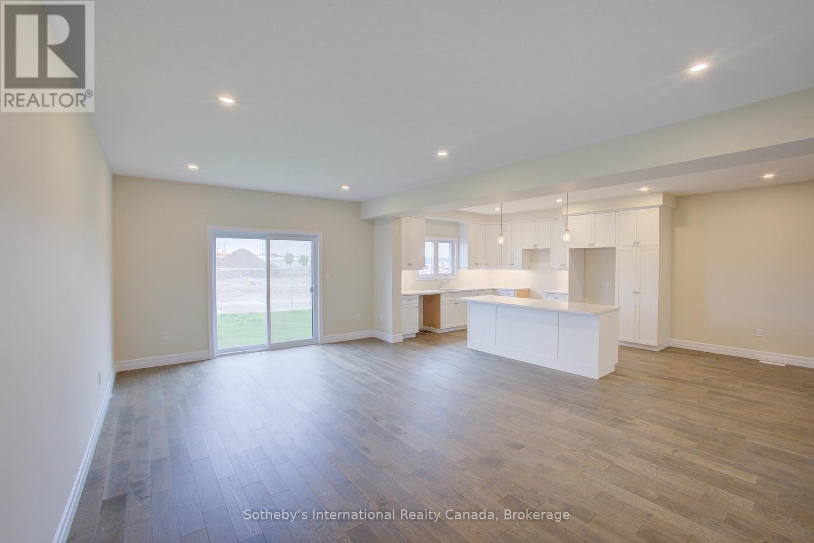 648 Wray Avenue S, North Perth, Ontario  N4W 3K9 - Photo 16 - X12221153