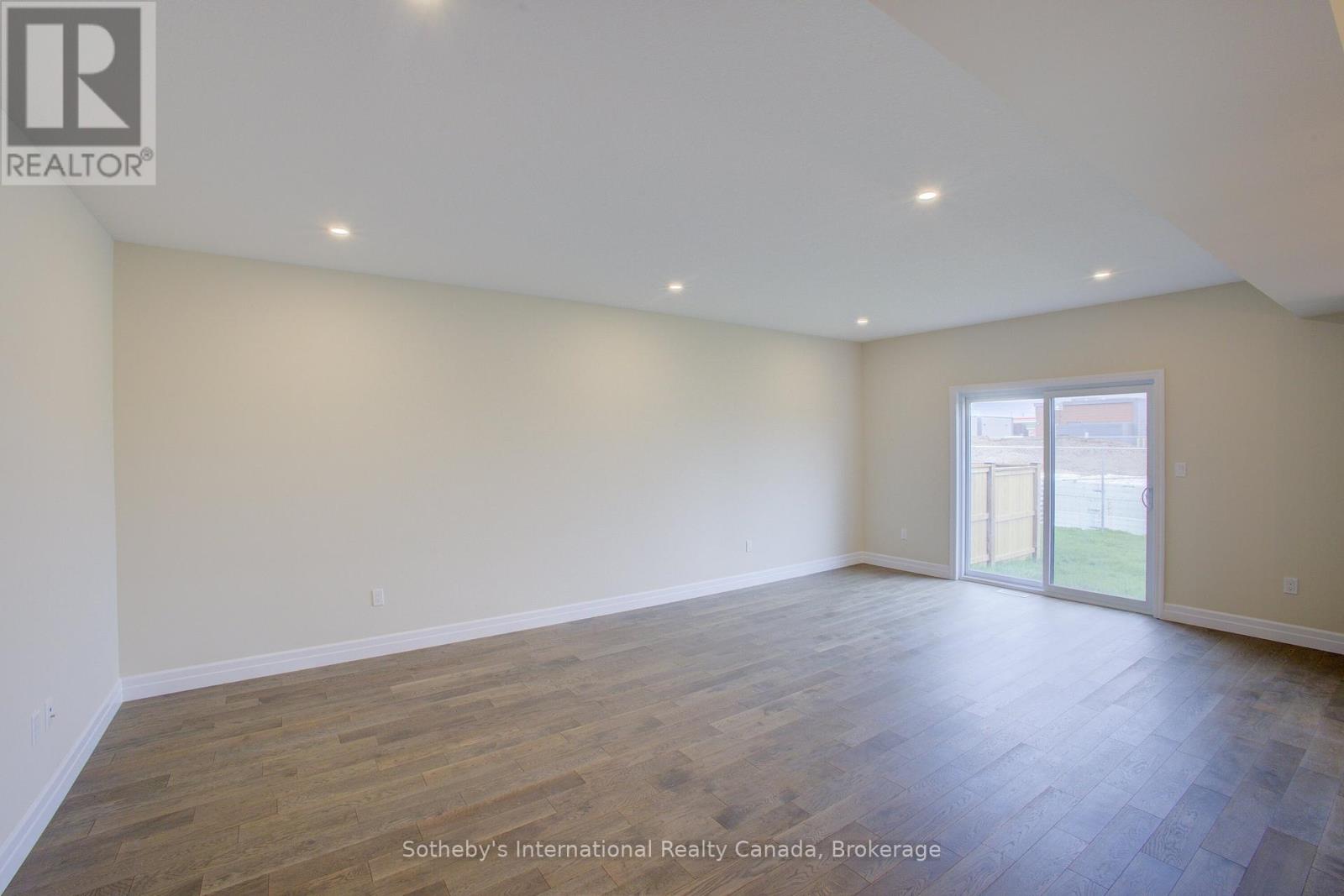 648 Wray Avenue S, North Perth, Ontario  N4W 3K9 - Photo 19 - X12221153