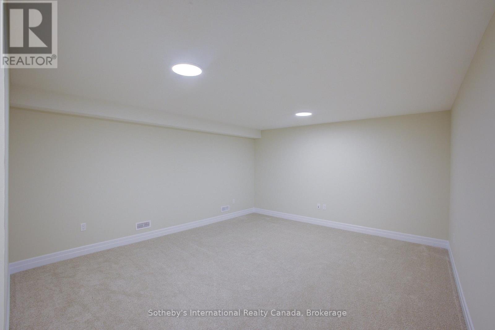 648 Wray Avenue S, North Perth, Ontario  N4W 3K9 - Photo 37 - X12221153