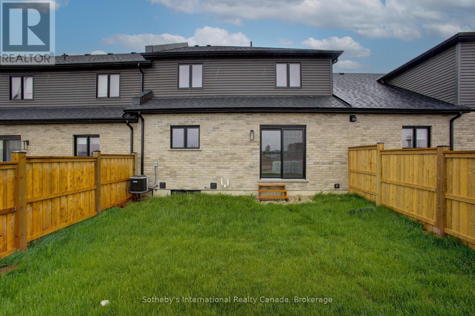 648 Wray Avenue S, North Perth, Ontario  N4W 3K9 - Photo 42 - X12221153