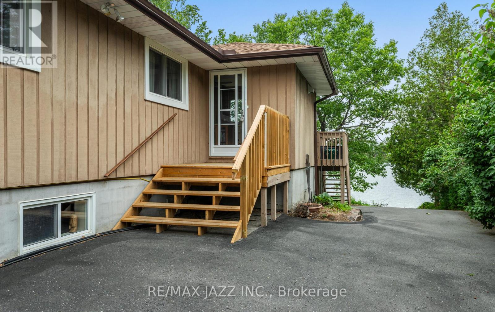 Property at 341 ELBOW POINT ROAD image 4