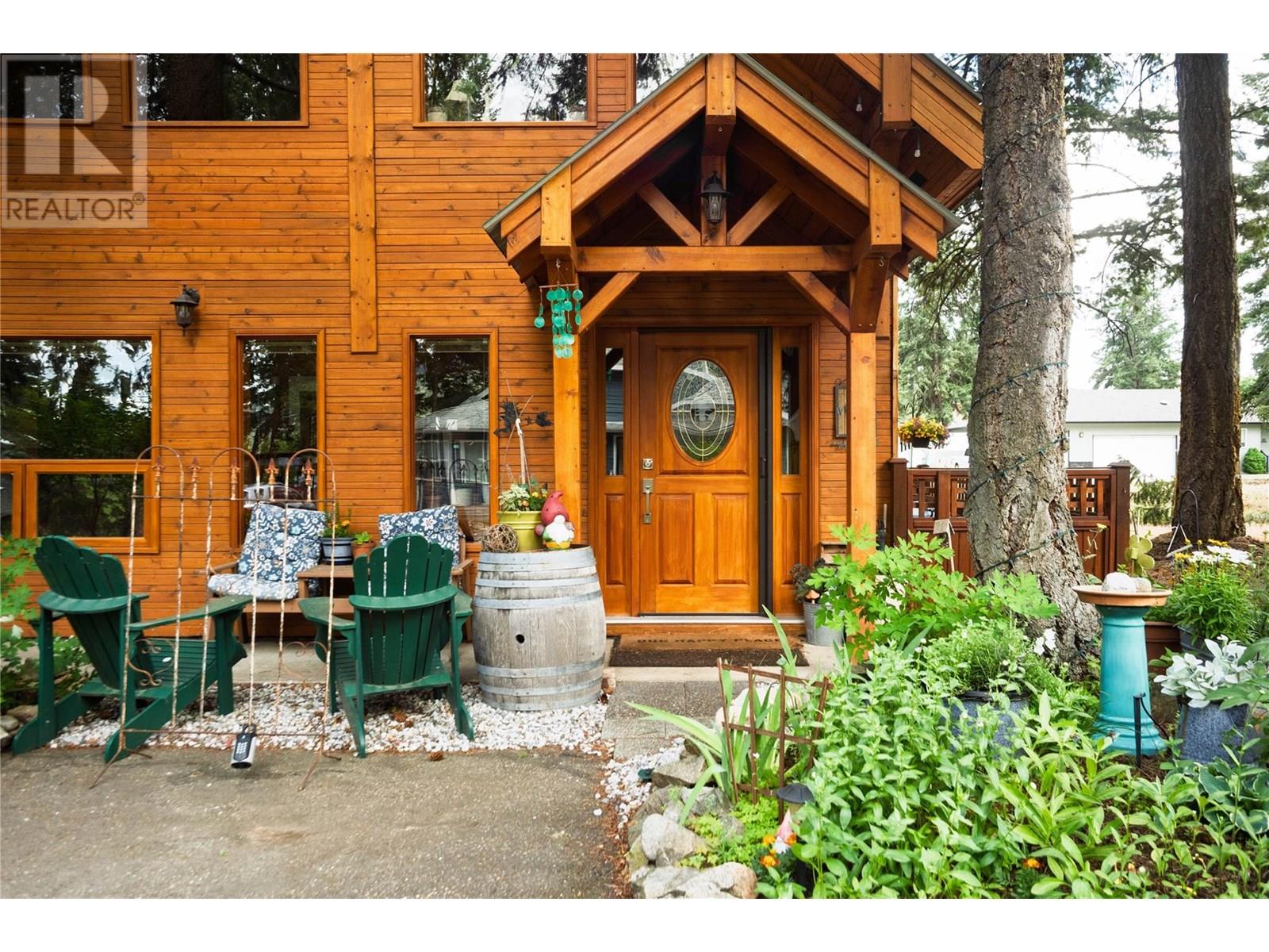 Property at 346 Hummingbird Avenue image 3