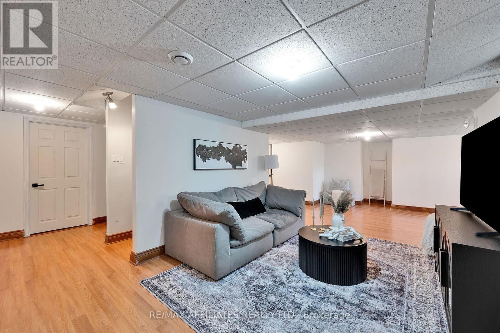 3 Kimini Drive, Ottawa, Ontario  K2S 1S6 - Photo 37 - X12221240