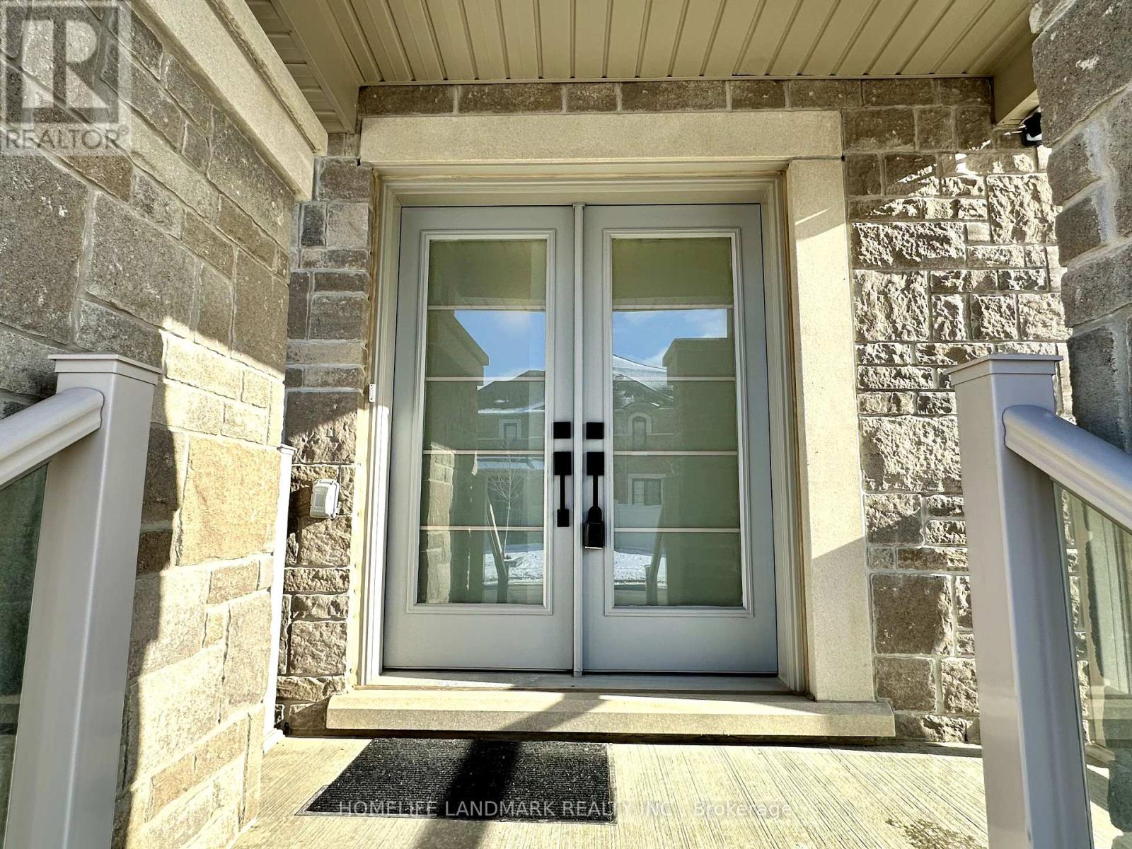 37 Maskell Crescent, Whitby, Ontario  L1P 0J6 - Photo 2 - E12221206