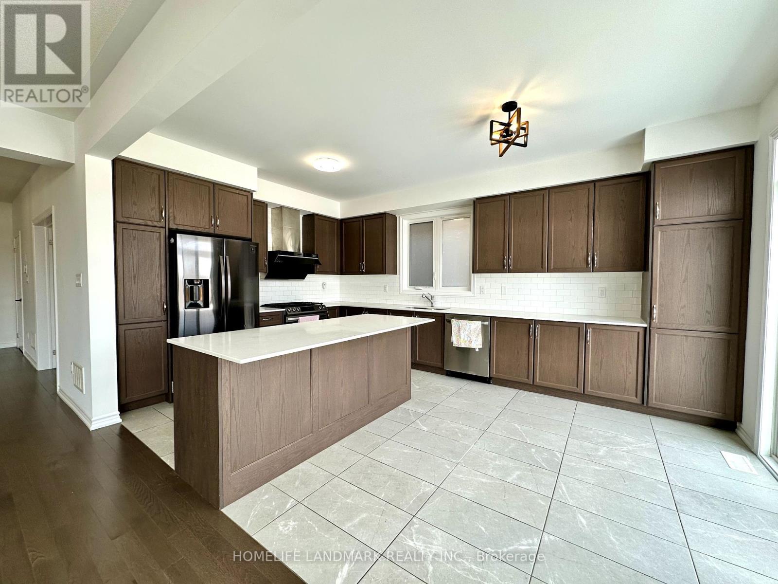 37 Maskell Crescent, Whitby, Ontario  L1P 0J6 - Photo 9 - E12221206