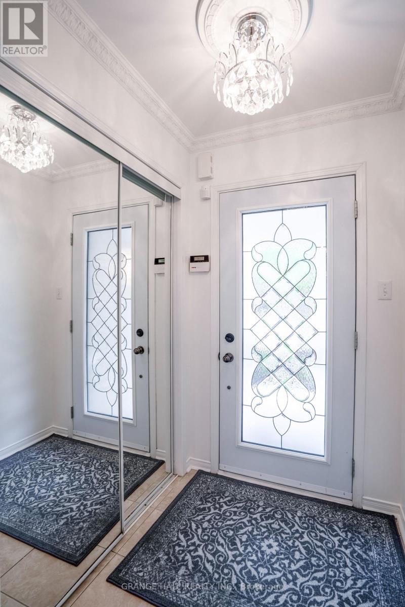 Property at 102 VENICE GATE DRIVE image 3