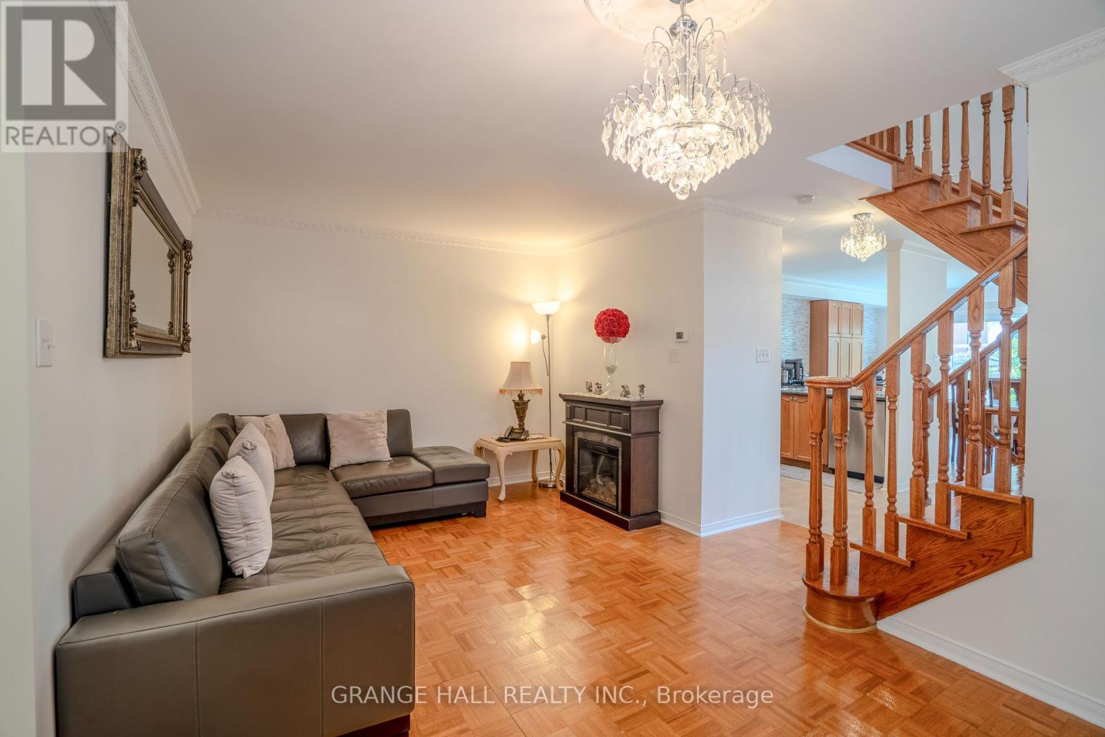 Property at 102 VENICE GATE DRIVE image 4