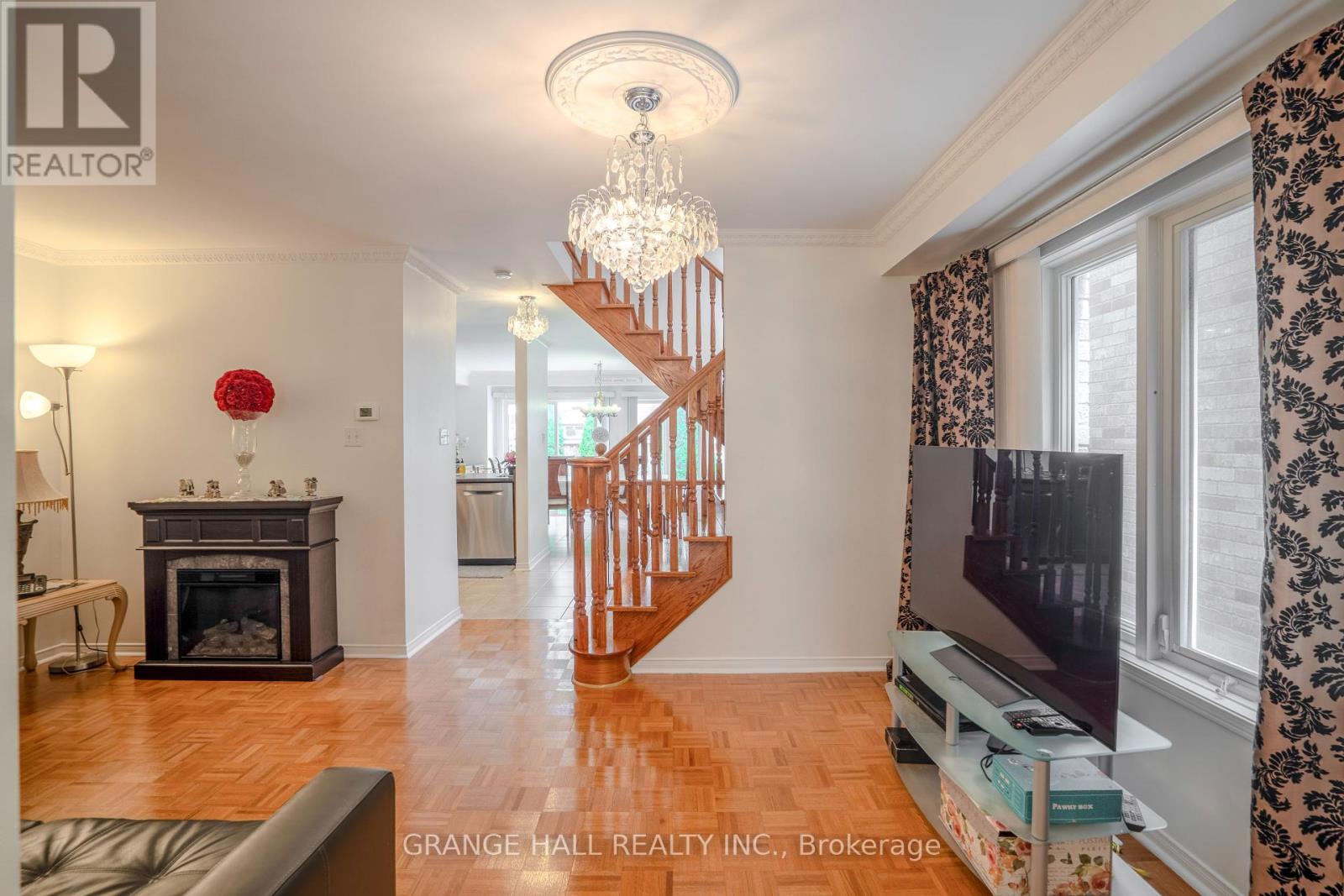 Property at 102 VENICE GATE DRIVE image 5