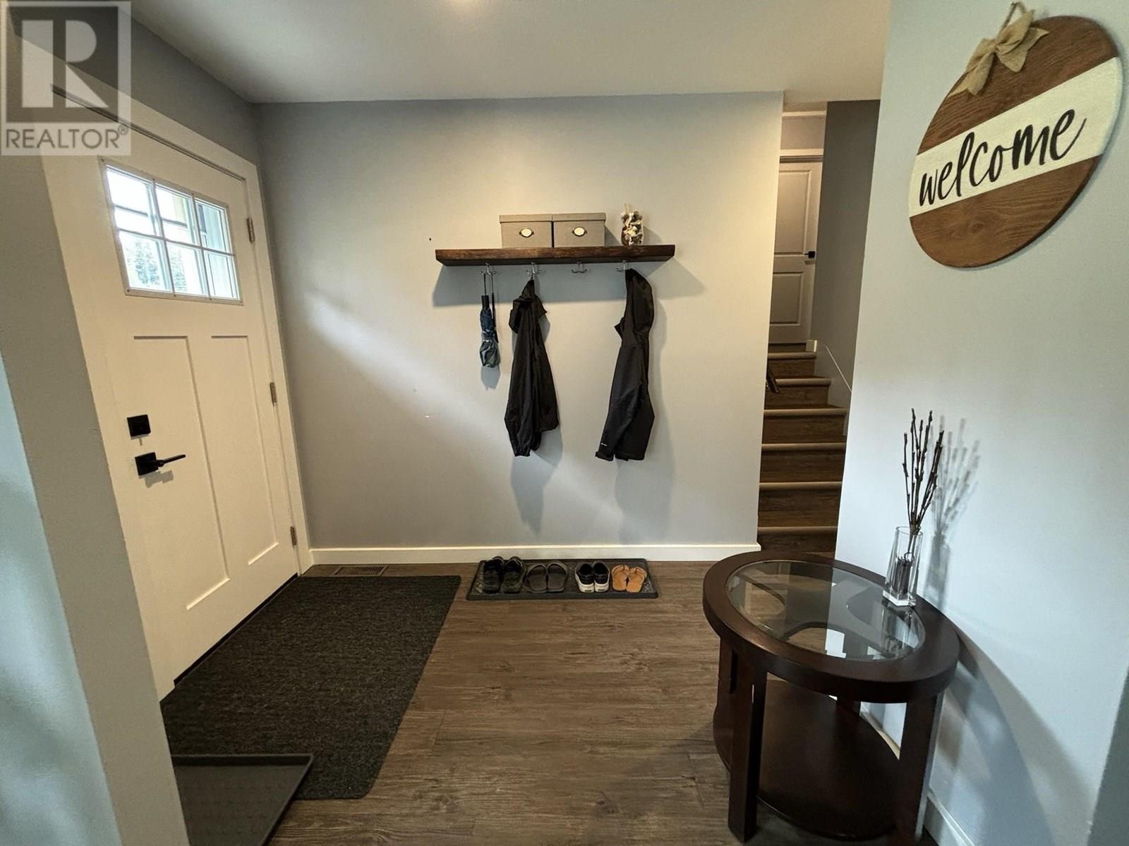 Property at 6880 LILAC CRESCENT image 3