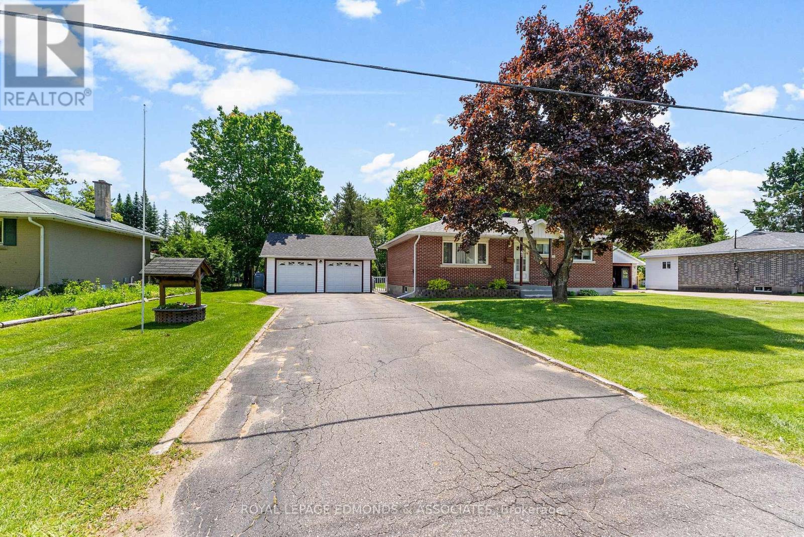 Property at 67 SUNSET CRESCENT image 5