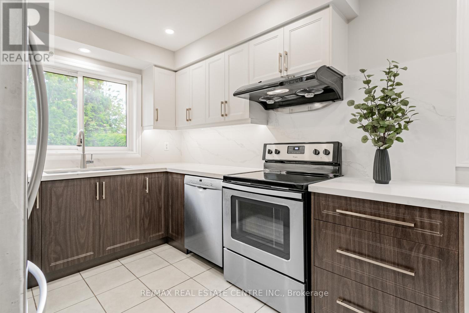 Property at 7221 DANTON PROMENADE image 4