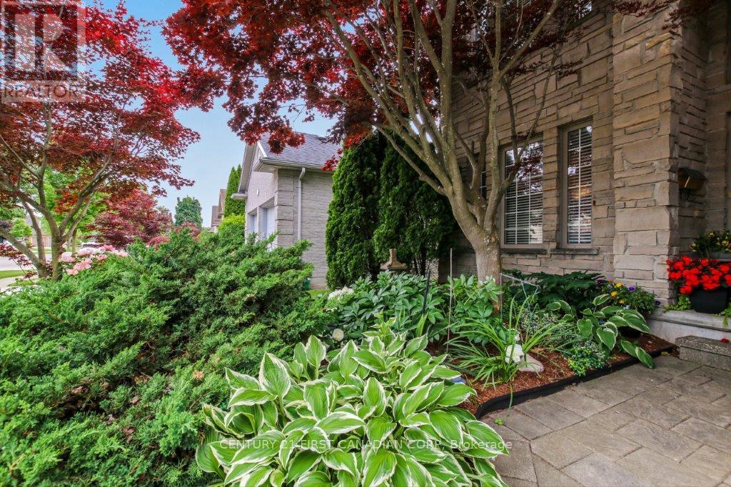 Property at 941 BARCLAY ROAD image 3