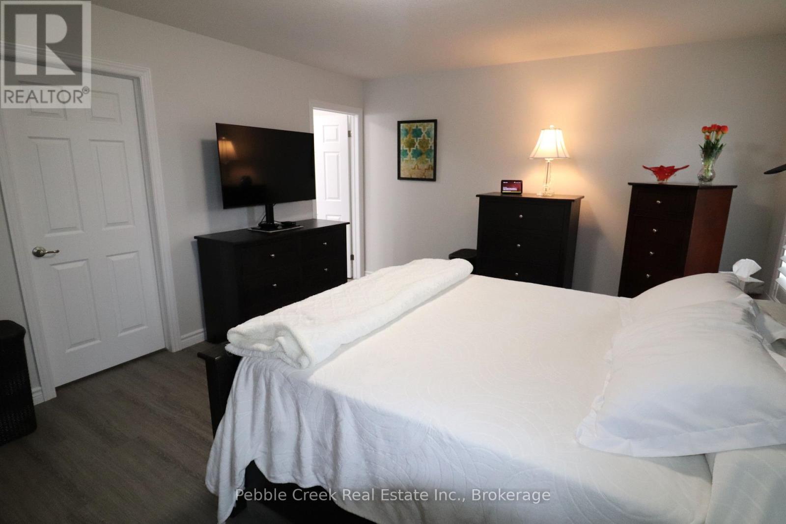 112 Huron Heights Drive, Ashfield-Colborne-Wawanosh, Ontario  N7A 0C1 - Photo 19 - X12156734