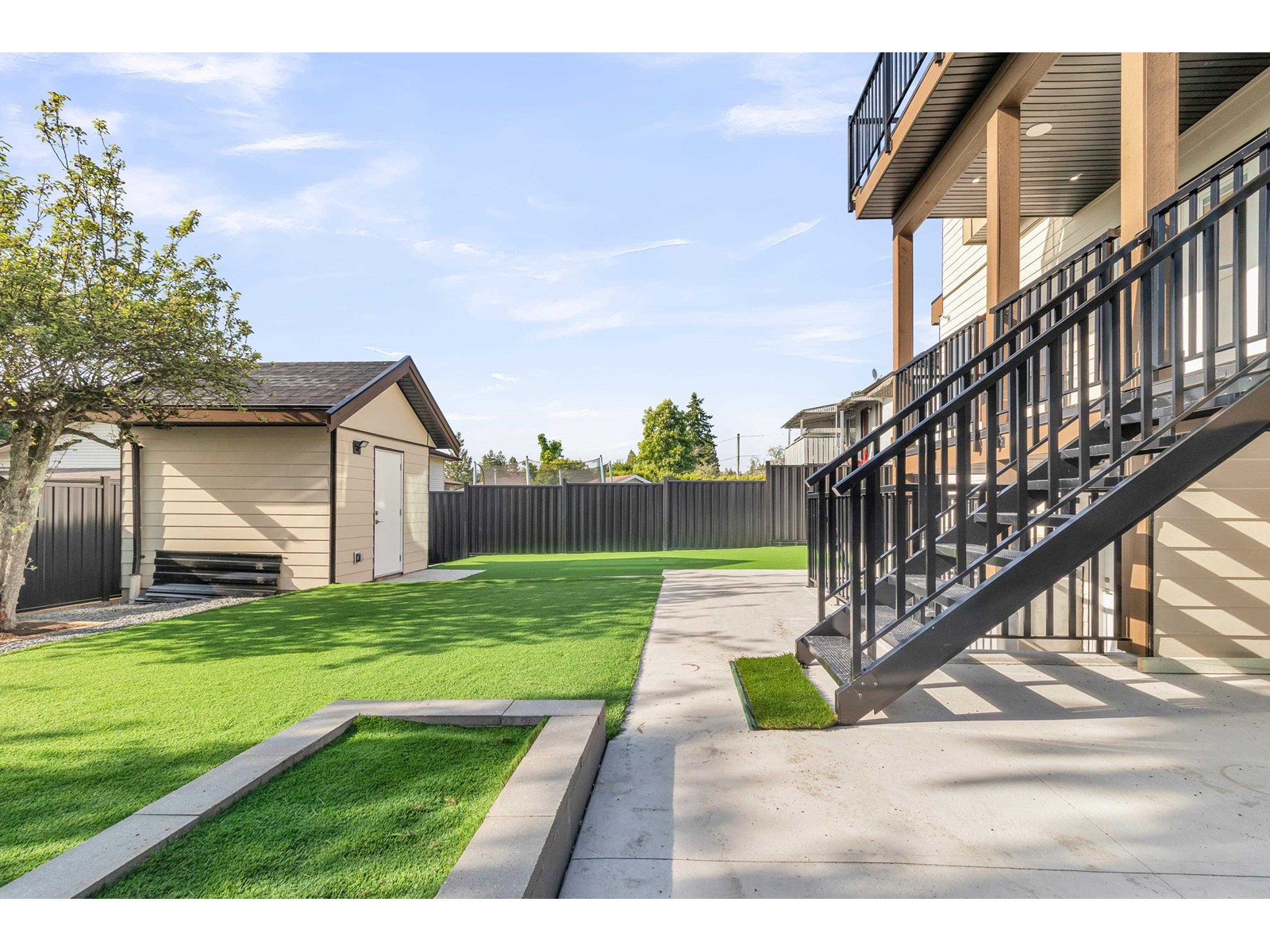 Property at 9087 112 STREET image 3