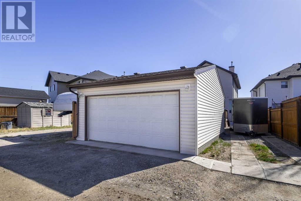 Property at 80 Saddlebrook Common NE image 2