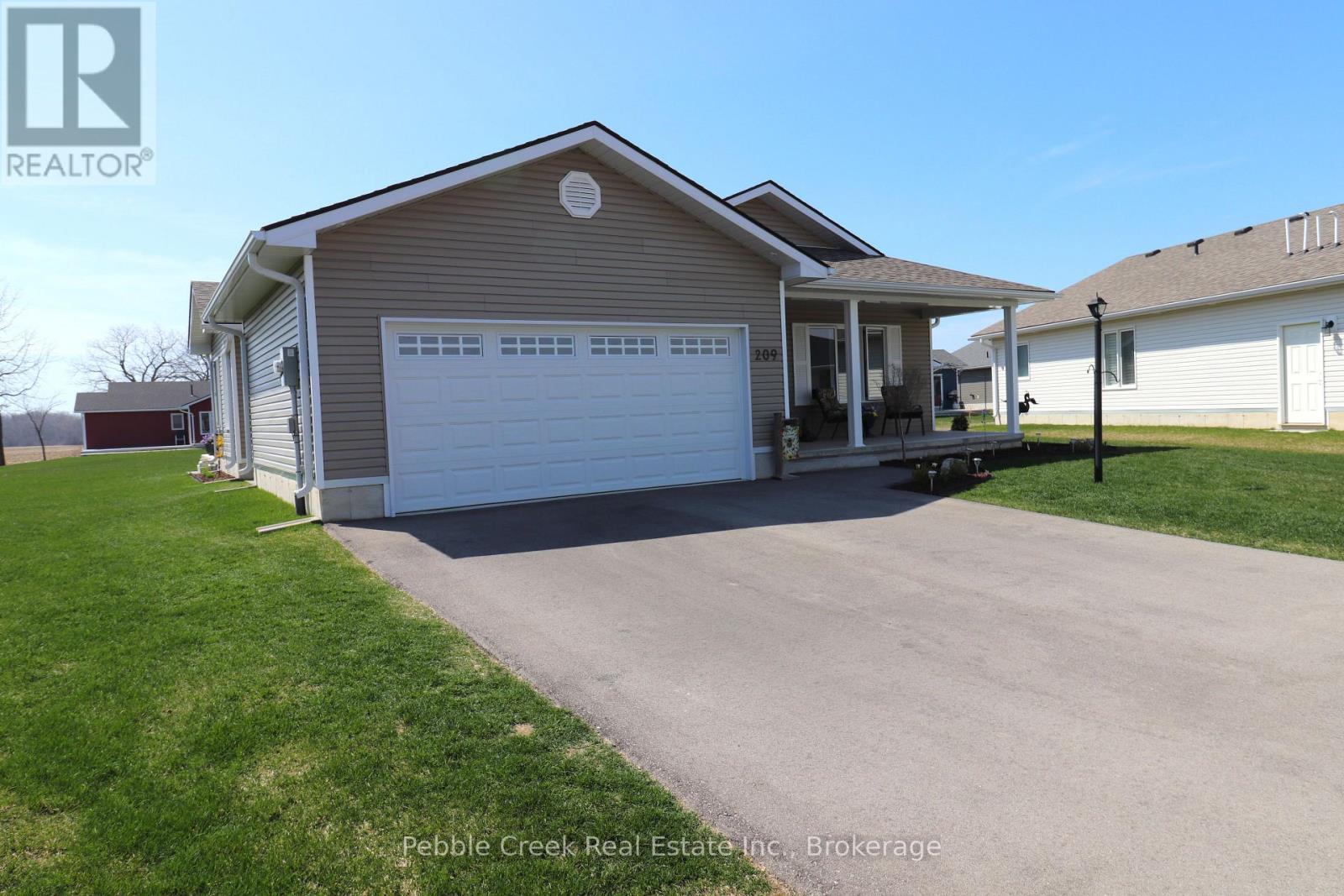 209 Lake Breeze Drive, Ashfield-Colborne-Wawanosh, Ontario  N7A 0C6 - Photo 31 - X12105126