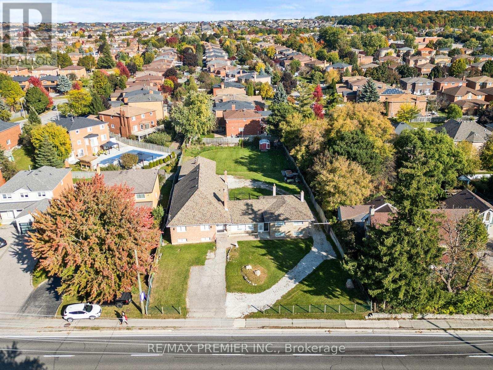 Property at 9725 KEELE STREET image 3