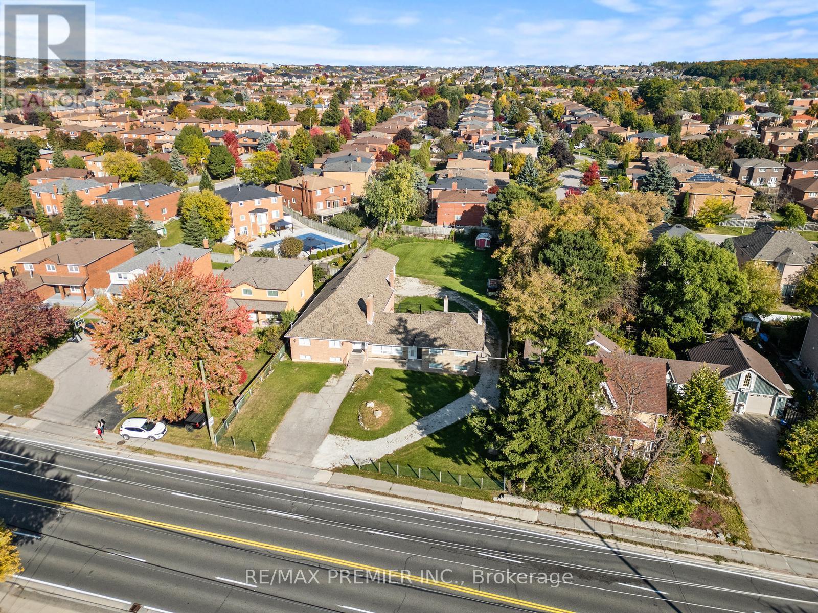 Property at 9725 KEELE STREET image 4
