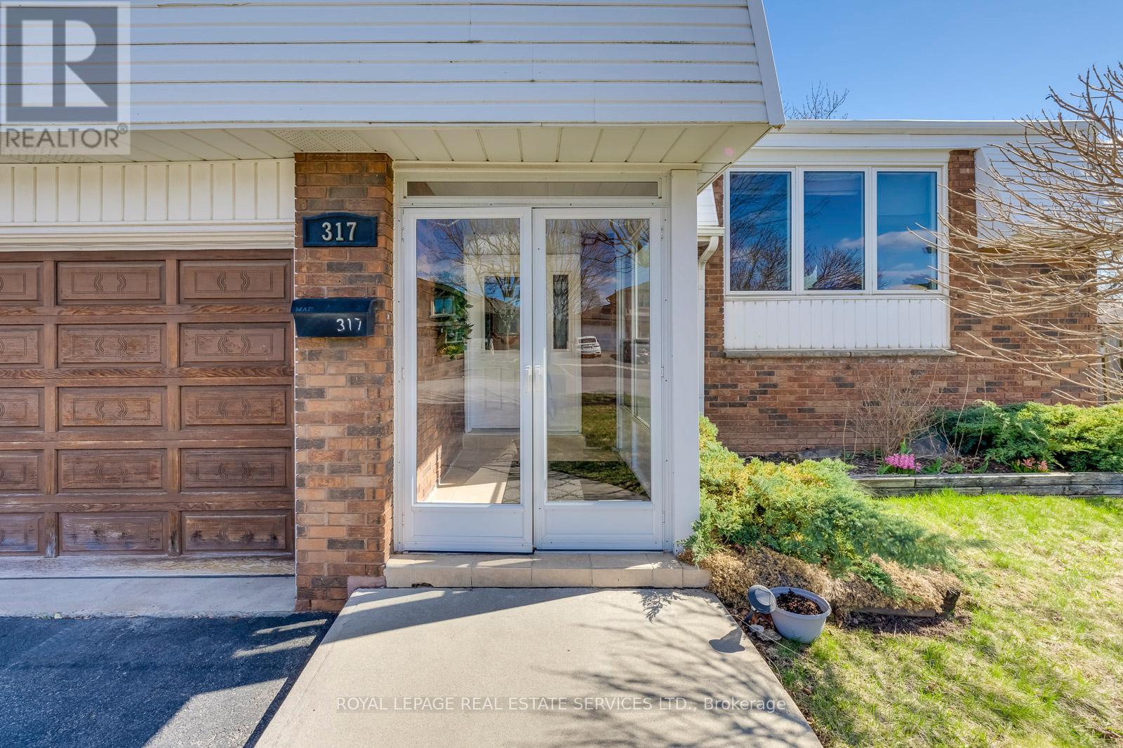 Property at 317 ULRIC CRESCENT image 3