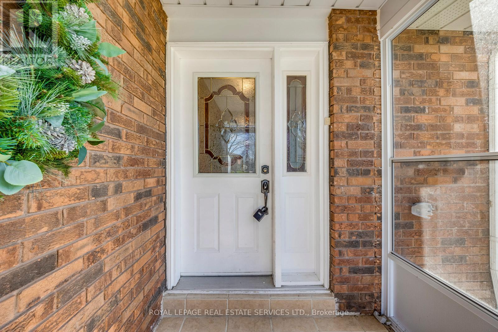 Property at 317 ULRIC CRESCENT image 4