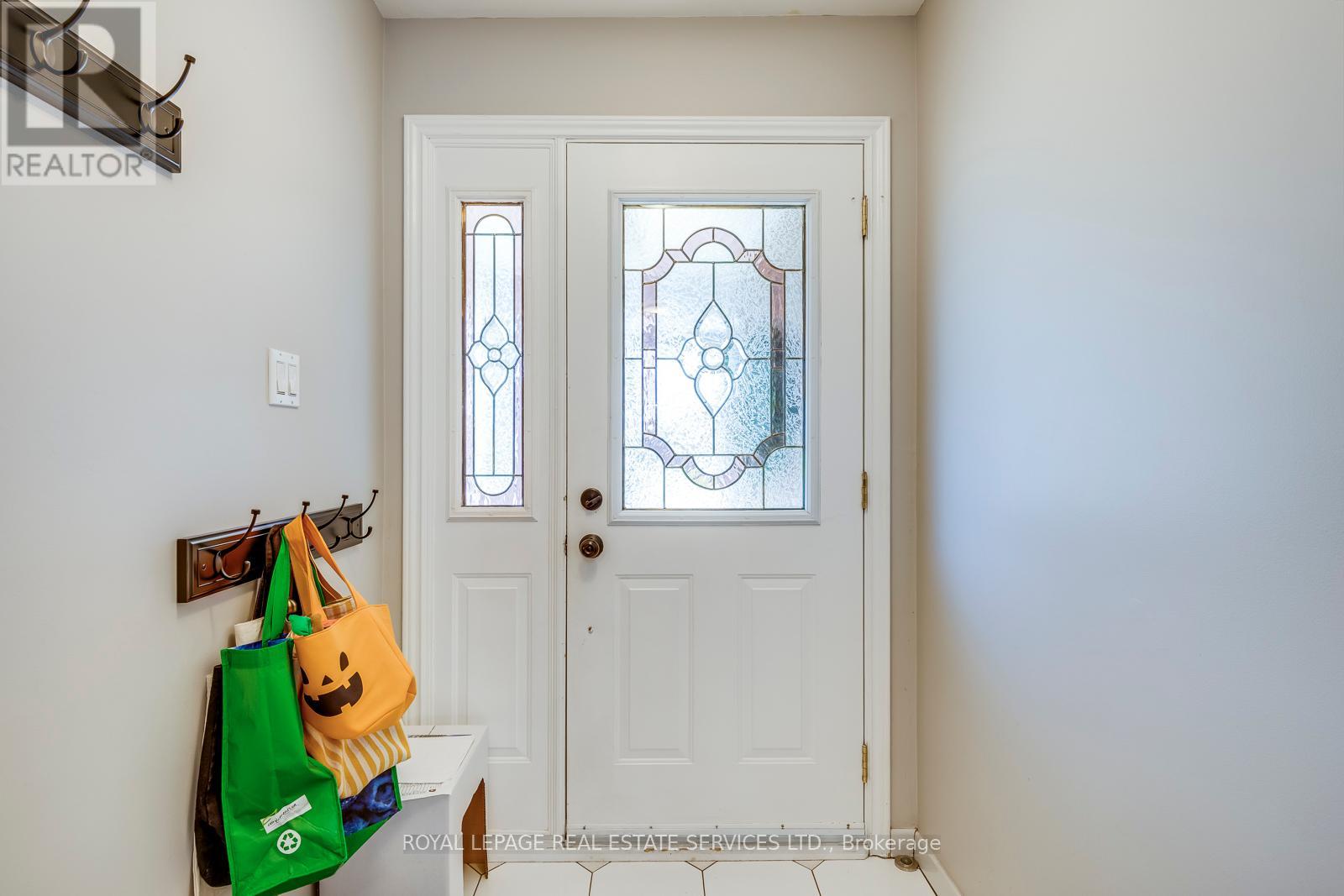 Property at 317 ULRIC CRESCENT image 5