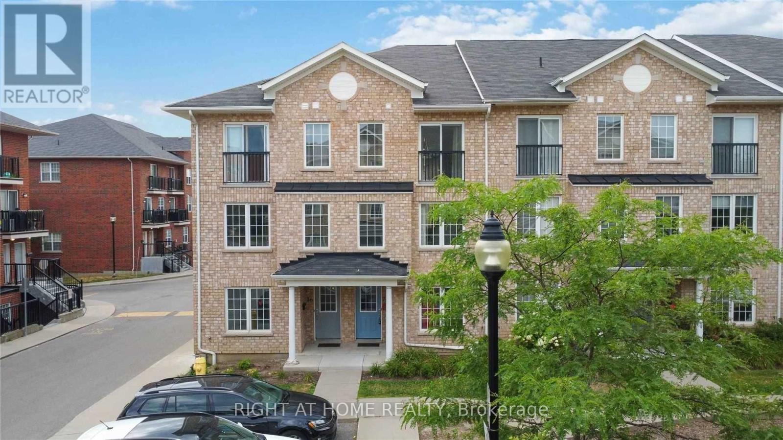 Property at 28 STRANGFORD LANE image 1