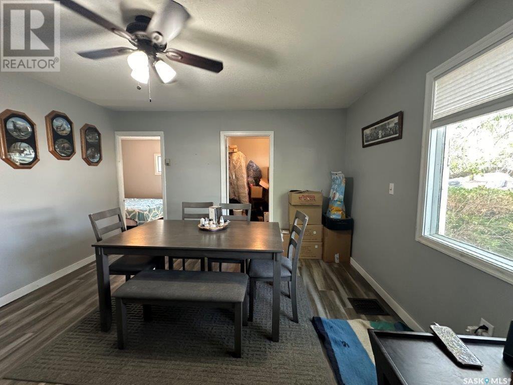 215 4th Avenue W, Kindersley, Saskatchewan  S0L 1S0 - Photo 7 - SK009437