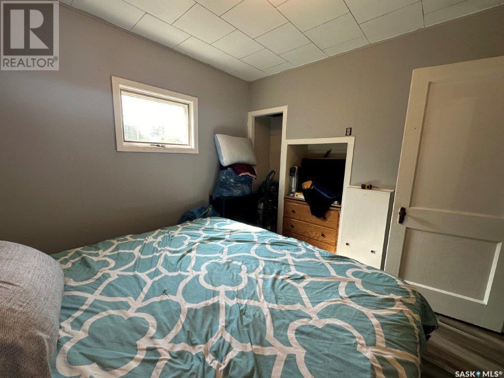 215 4th Avenue W, Kindersley, Saskatchewan  S0L 1S0 - Photo 9 - SK009437