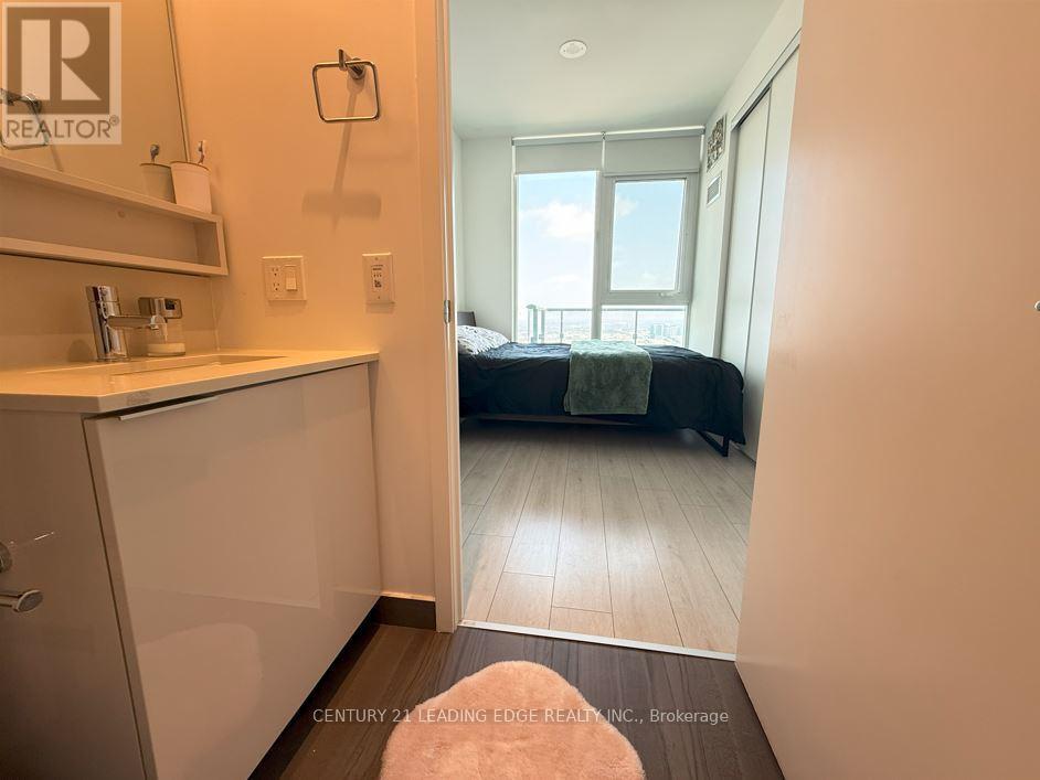 5515 - 950 Portage Parkway N, Vaughan (Vaughan Corporate Centre), Ontario  L4K 0J7 - Photo 10 - N12221411