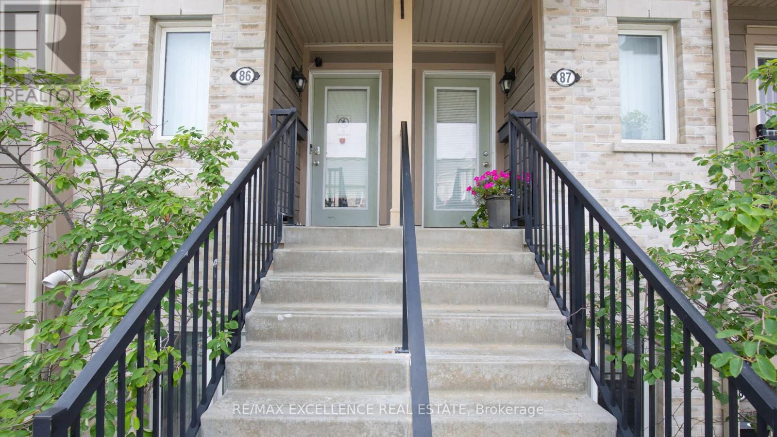 Property at 86 - 60 FAIRWOOD CIRCLE image 3