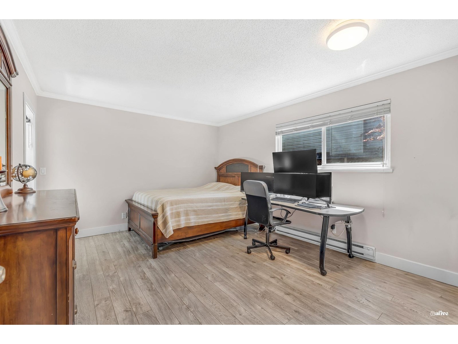 Property at 14574 91A AVENUE image 3