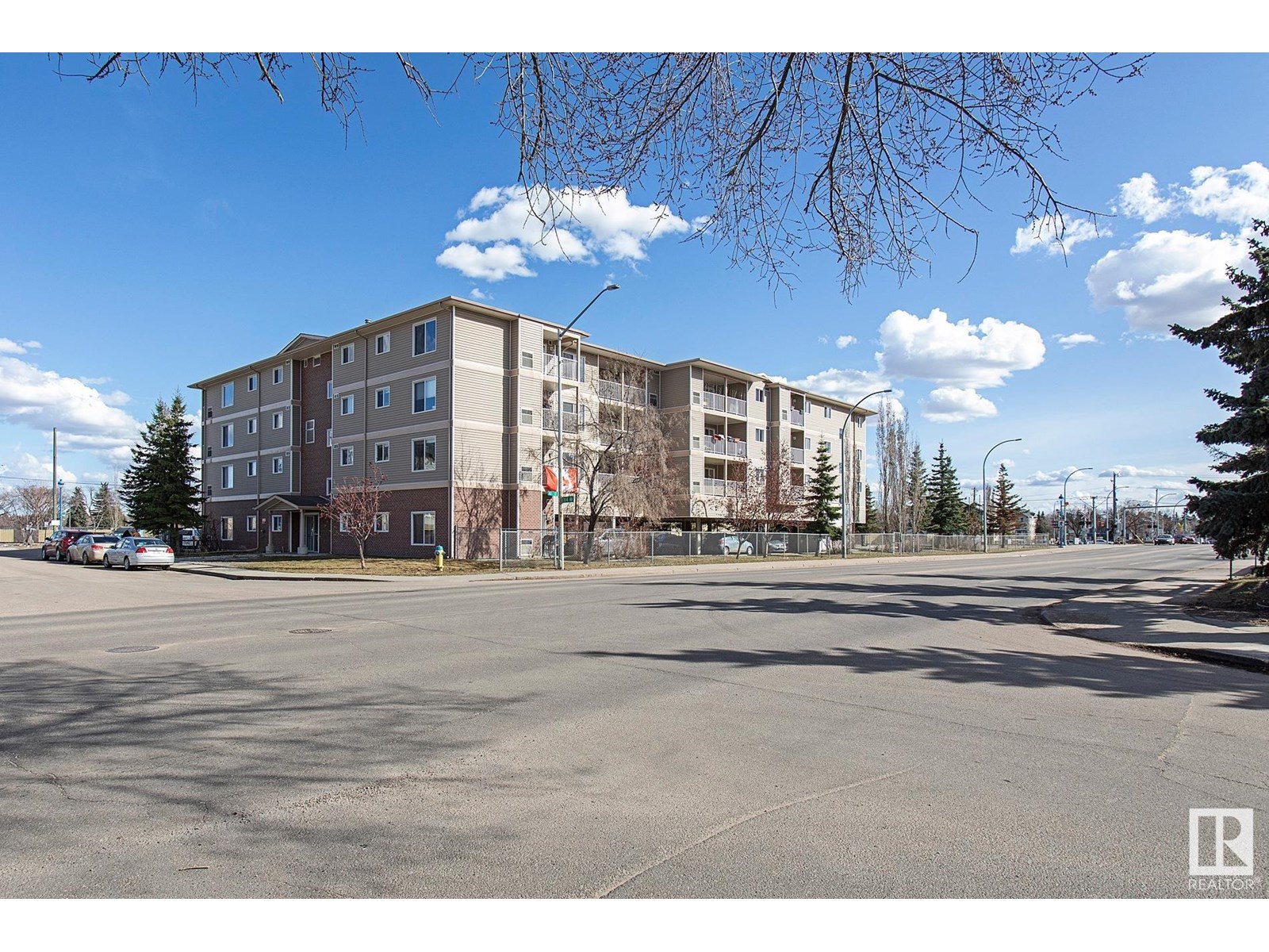Property at #403 8117 114 Ave NW image 4