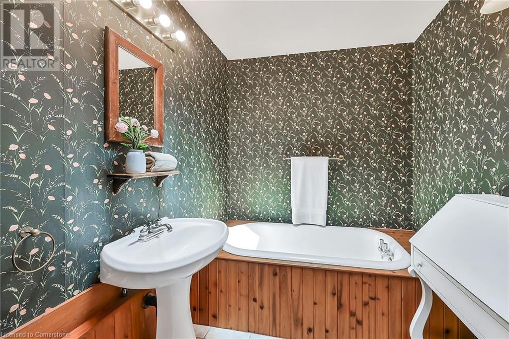 70 Home Street, Dundas, Ontario  L9H 5W3 - Photo 15 - 40741181