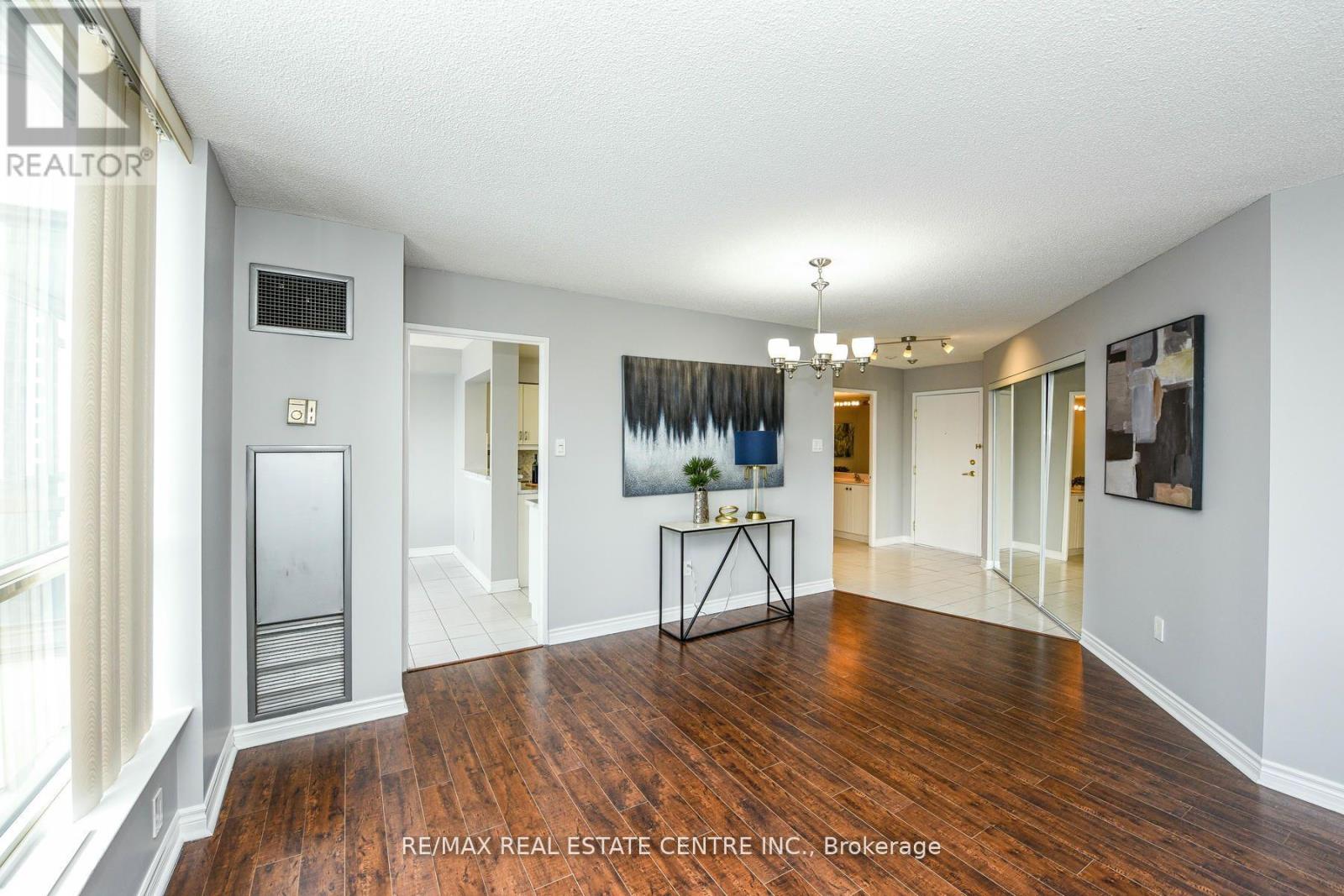 1805 - 55 Elm Drive, Mississauga, Ontario  L5B 3Z3 - Photo 11 - W12221434